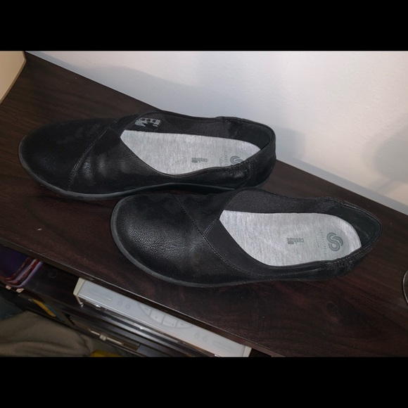 9 1/2 wide Clark’s Cloud Stepper - Picture 2 of 3